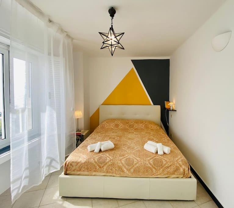 Beautiful Flat With Terrace And Sea View - Free Parking Appartamento Genova