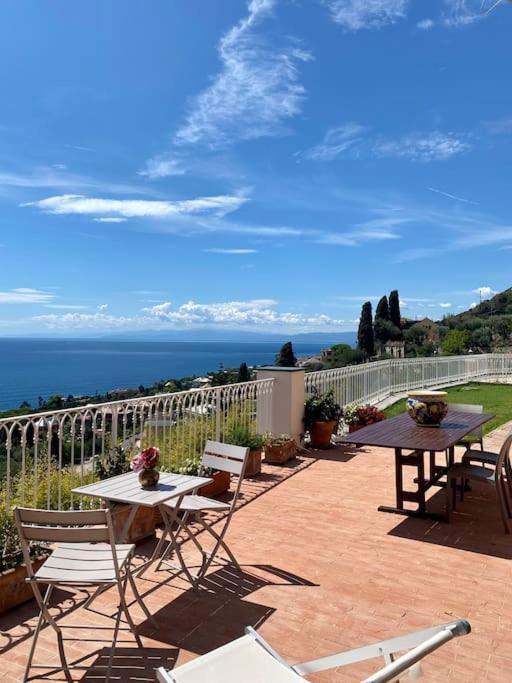 Appartamento Beautiful Flat With Terrace And Sea View - Free Parking